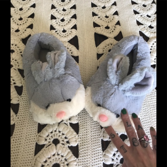 NWOT Adult Fuzzy Bunny Slippers - Picture 11 of 11